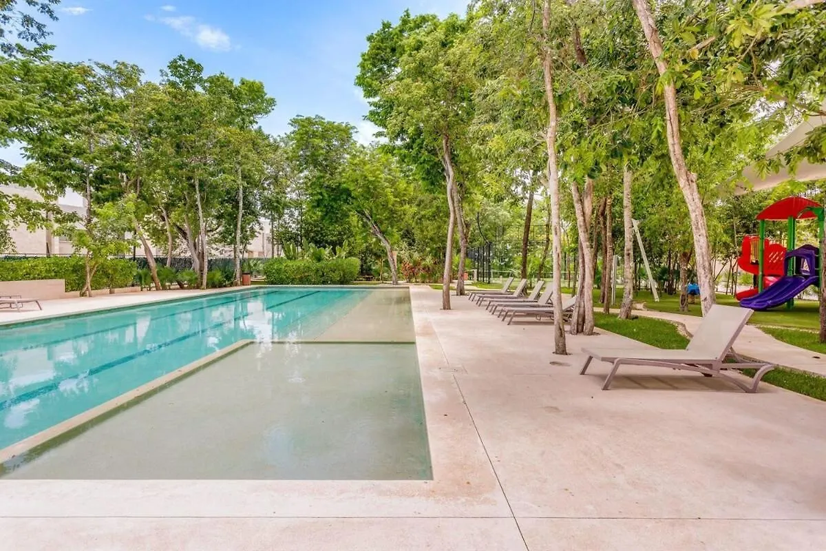 New Palmara Home With Pool And Paddle Court Gated Playa del Carmen Holiday home